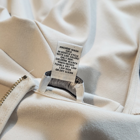 Carmen Marc Valvo Elegant Cream Peplum Top - Picture 7 of 7